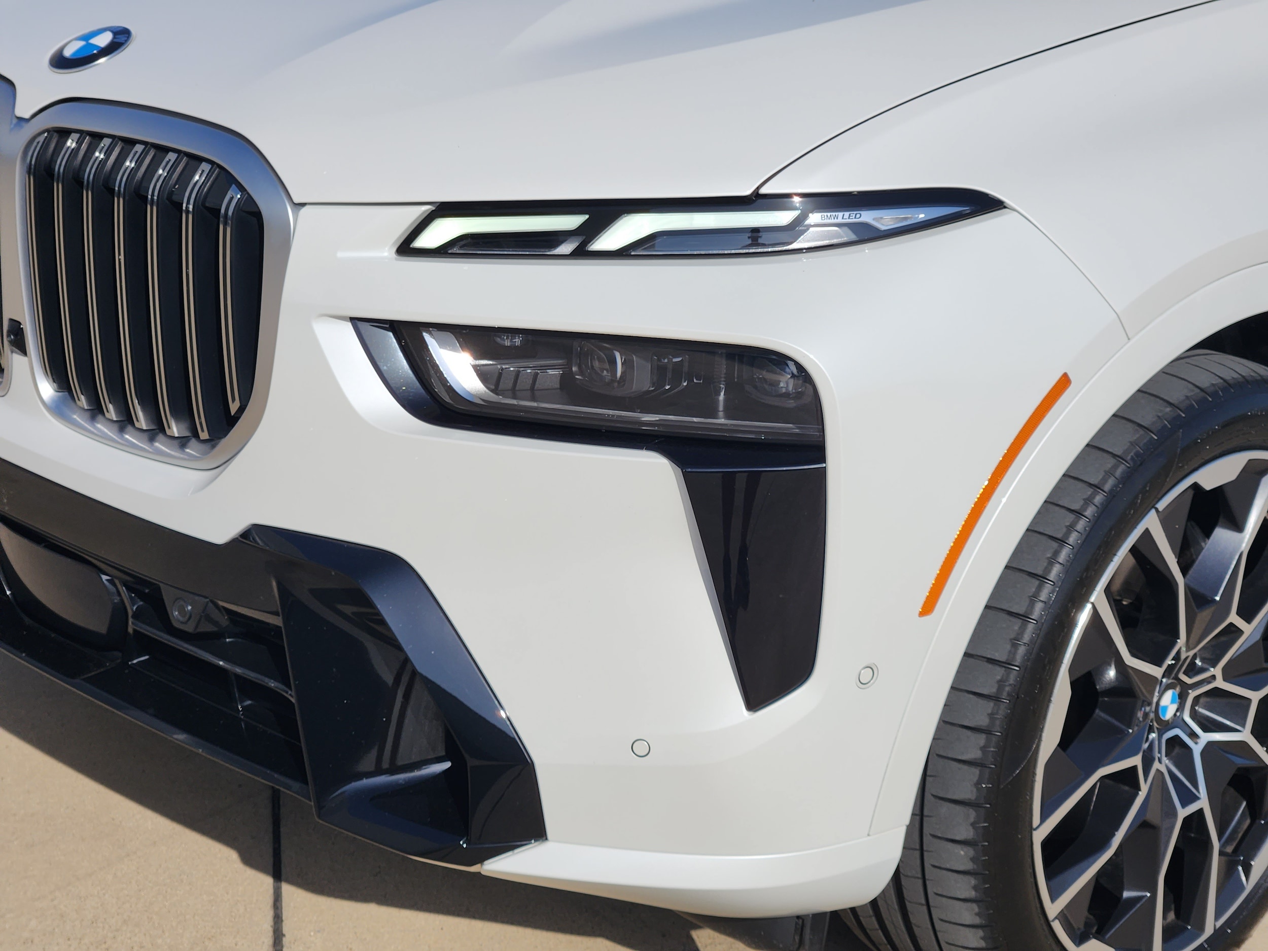 2025 BMW X7 40i - Photo 8