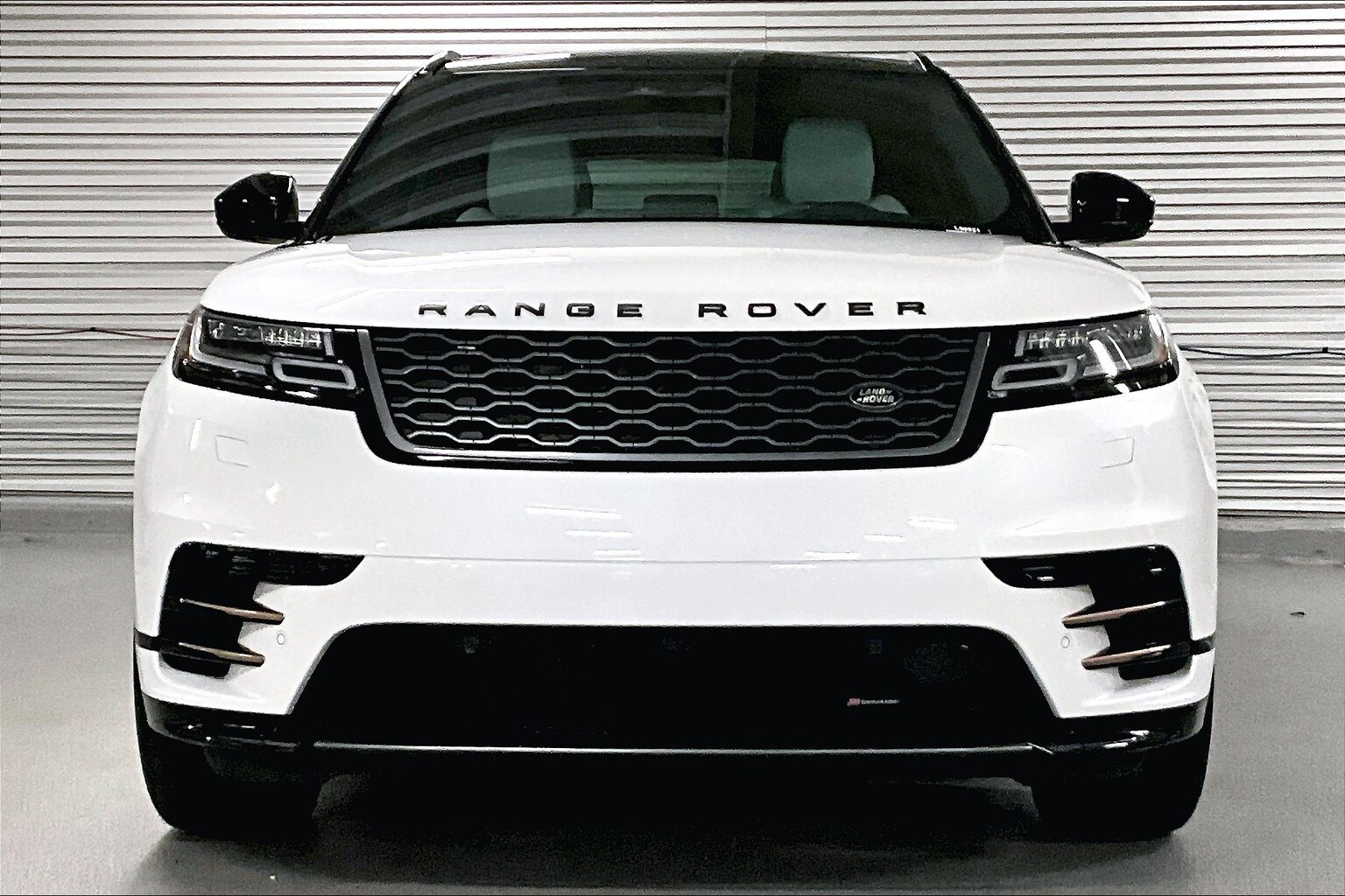 2022 Land Rover Range Rover Velar P250 R-Dynamic S photo 2