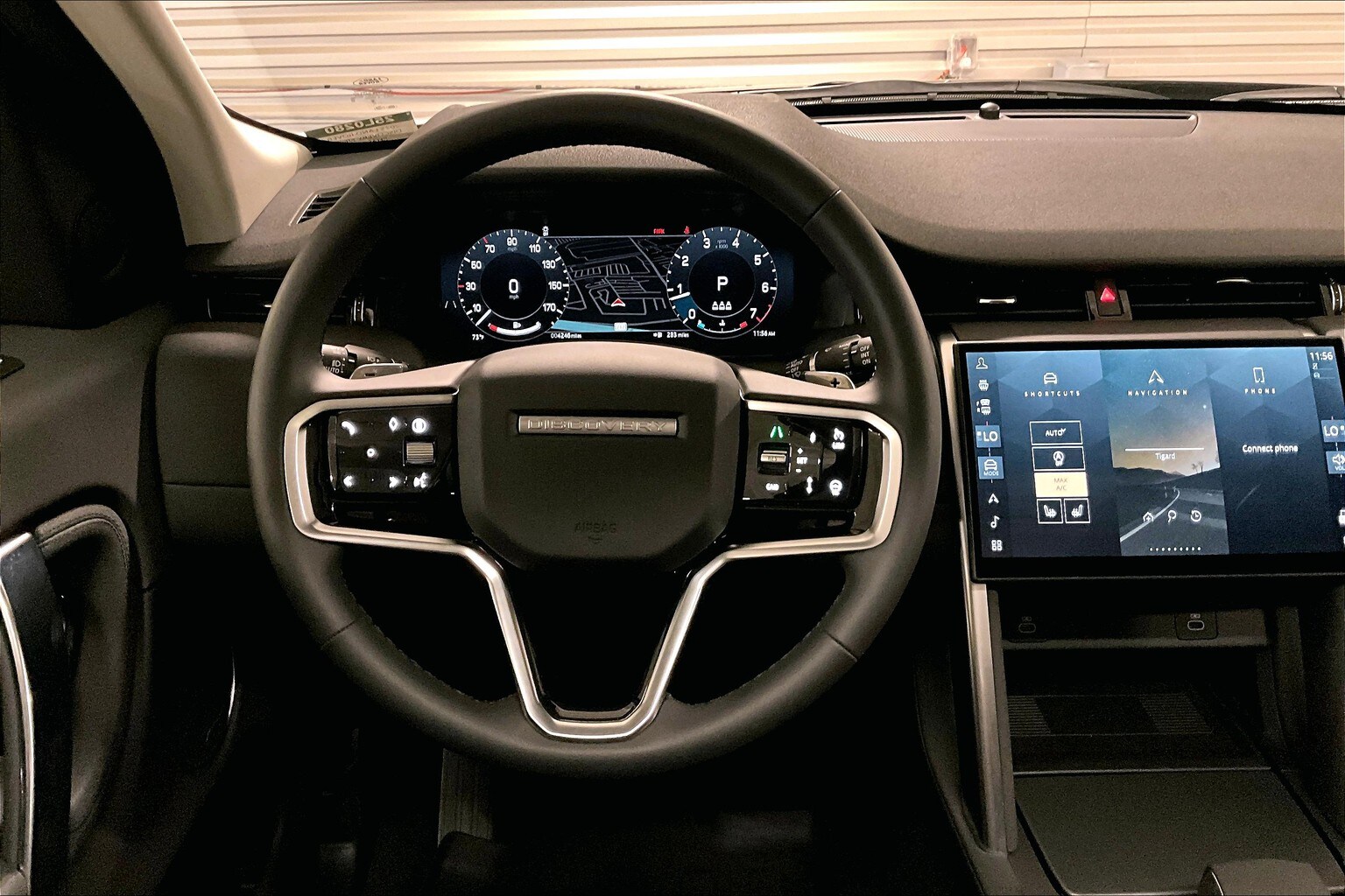 2025 Land Rover Discovery Sport S photo 4