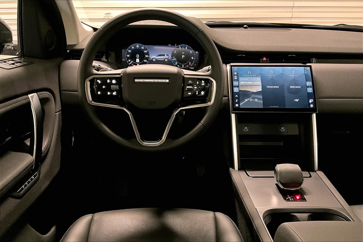 2025 Land Rover Discovery Sport S photo 3