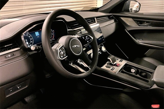 2026 Jaguar F-Pace R-Dynamic S - Photo 7