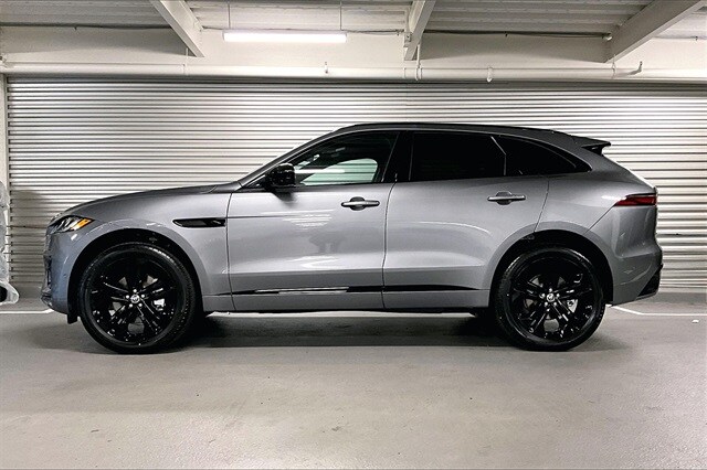 2025 Jaguar F-PACE P250 R-Dynamic S photo 3
