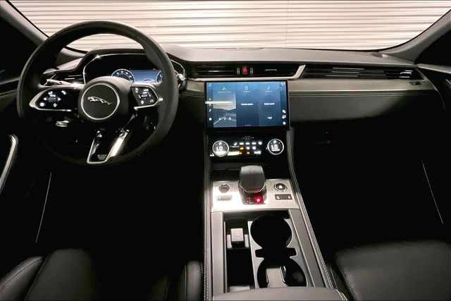 2026 Jaguar F-Pace R-Dynamic S - Photo 6
