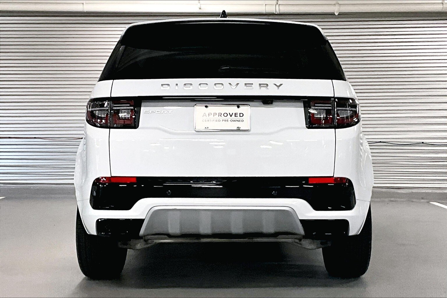 2025 Land Rover Discovery Sport S photo 3