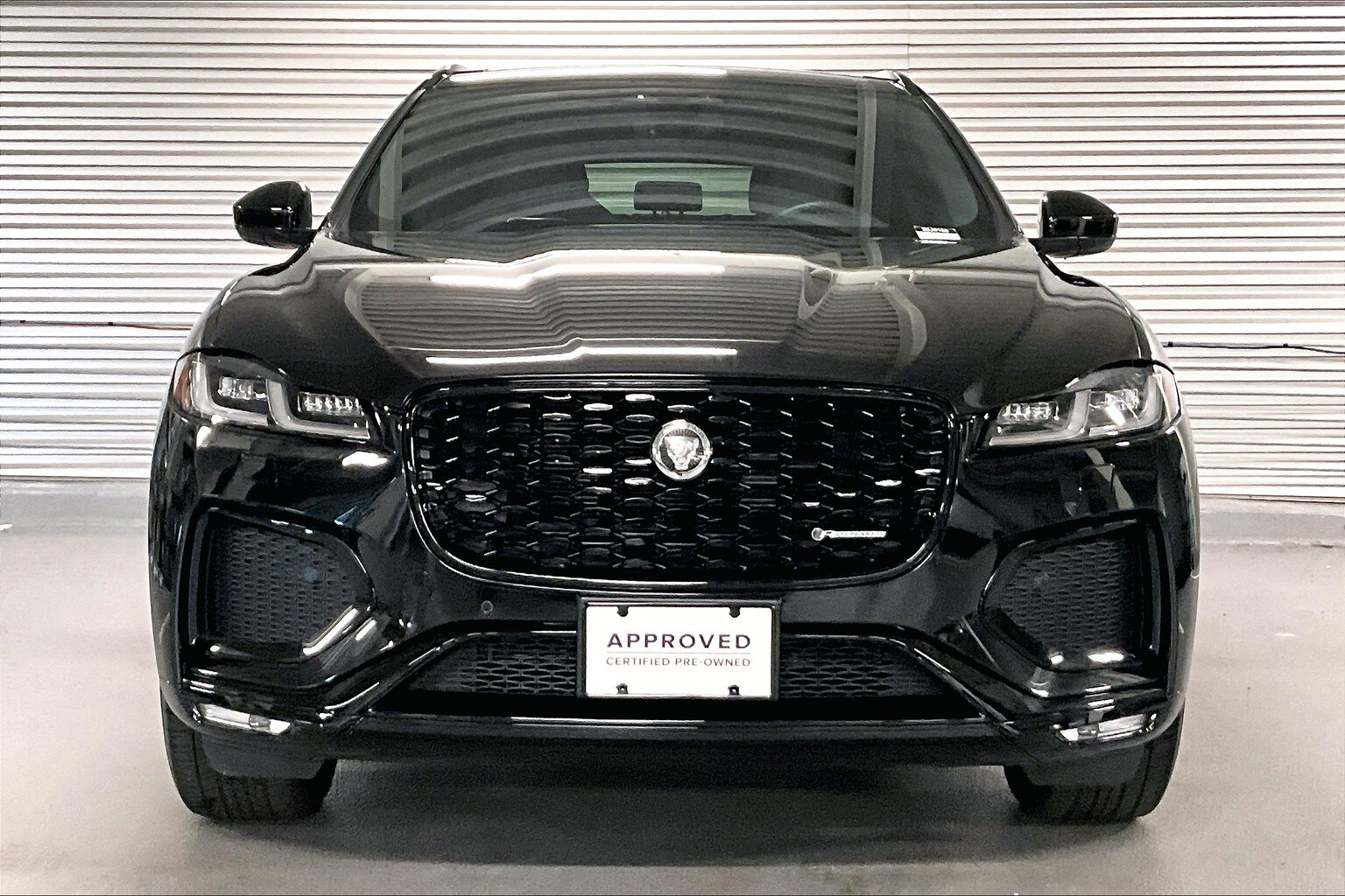 2025 Jaguar F-PACE P250 photo 2