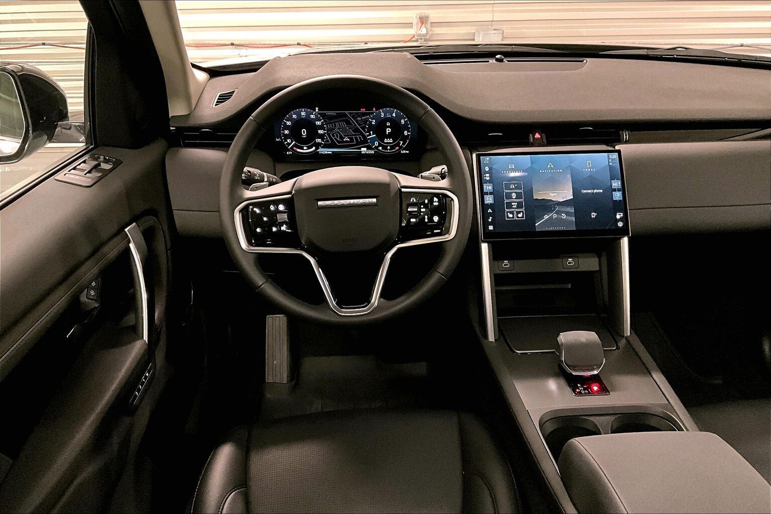 2025 Land Rover Discovery Sport S photo 4