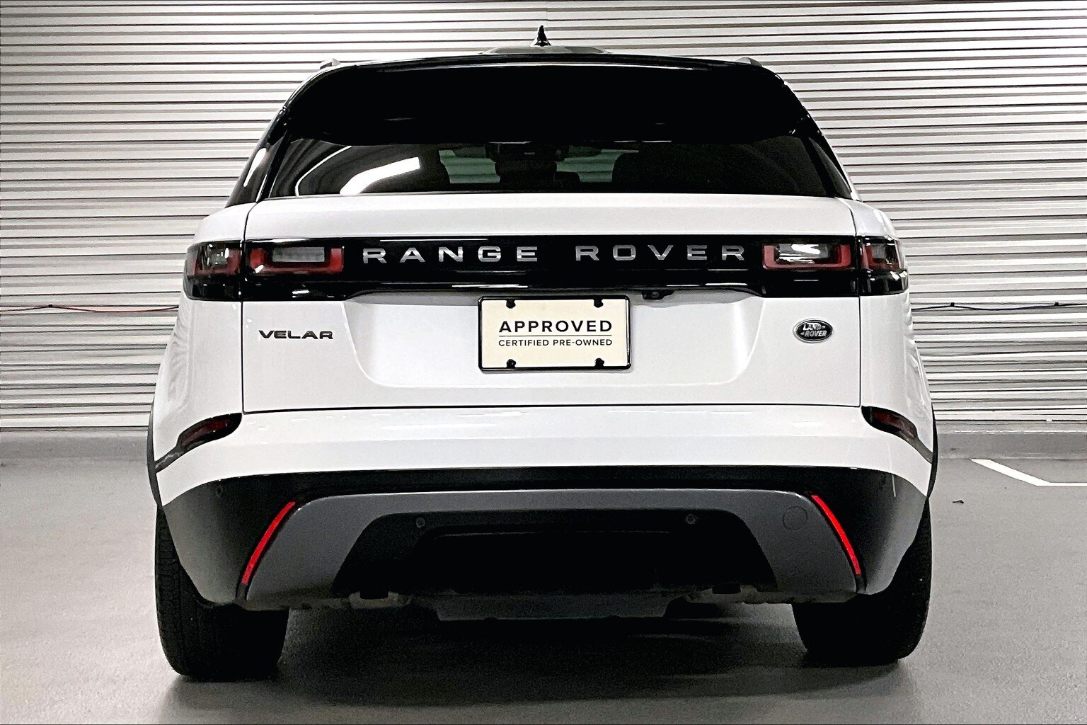 2022 Land Rover Range Rover Velar P250 R-Dynamic S photo 3