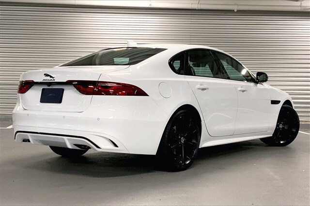 2024 Jaguar XF P300 R-Dynamic SE photo 4