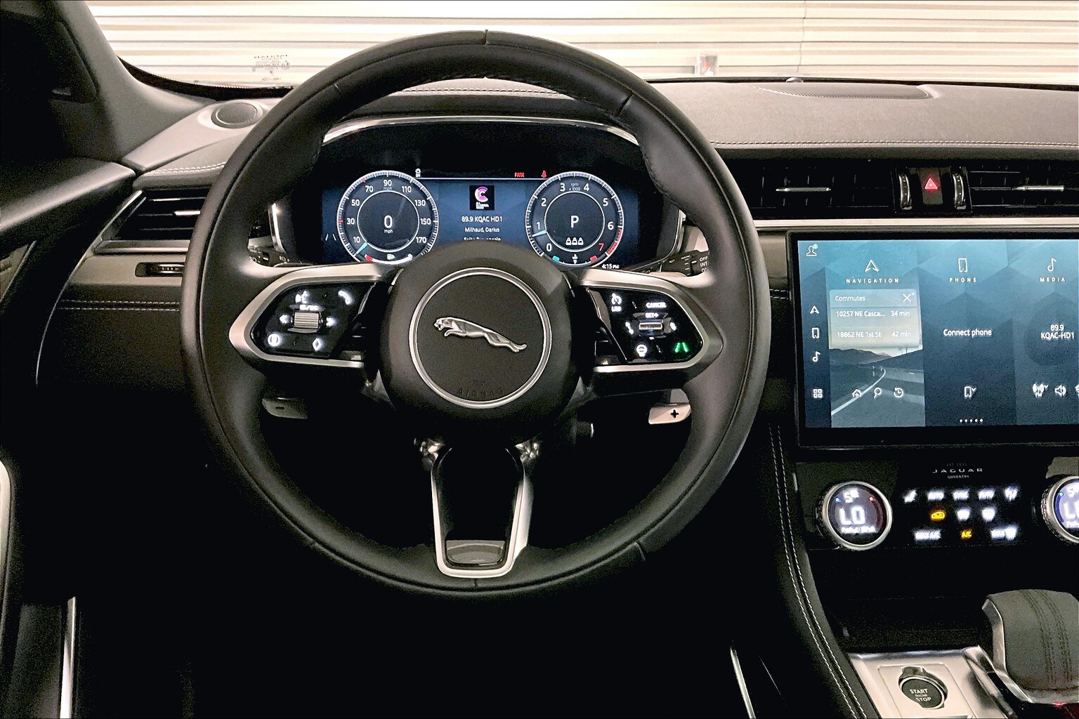 2025 Jaguar F-PACE P250 photo 4
