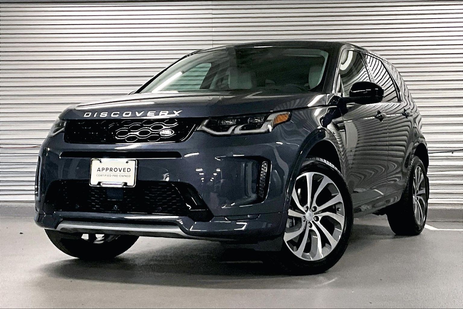 2025 Land Rover Discovery Sport 2.0 S's photo