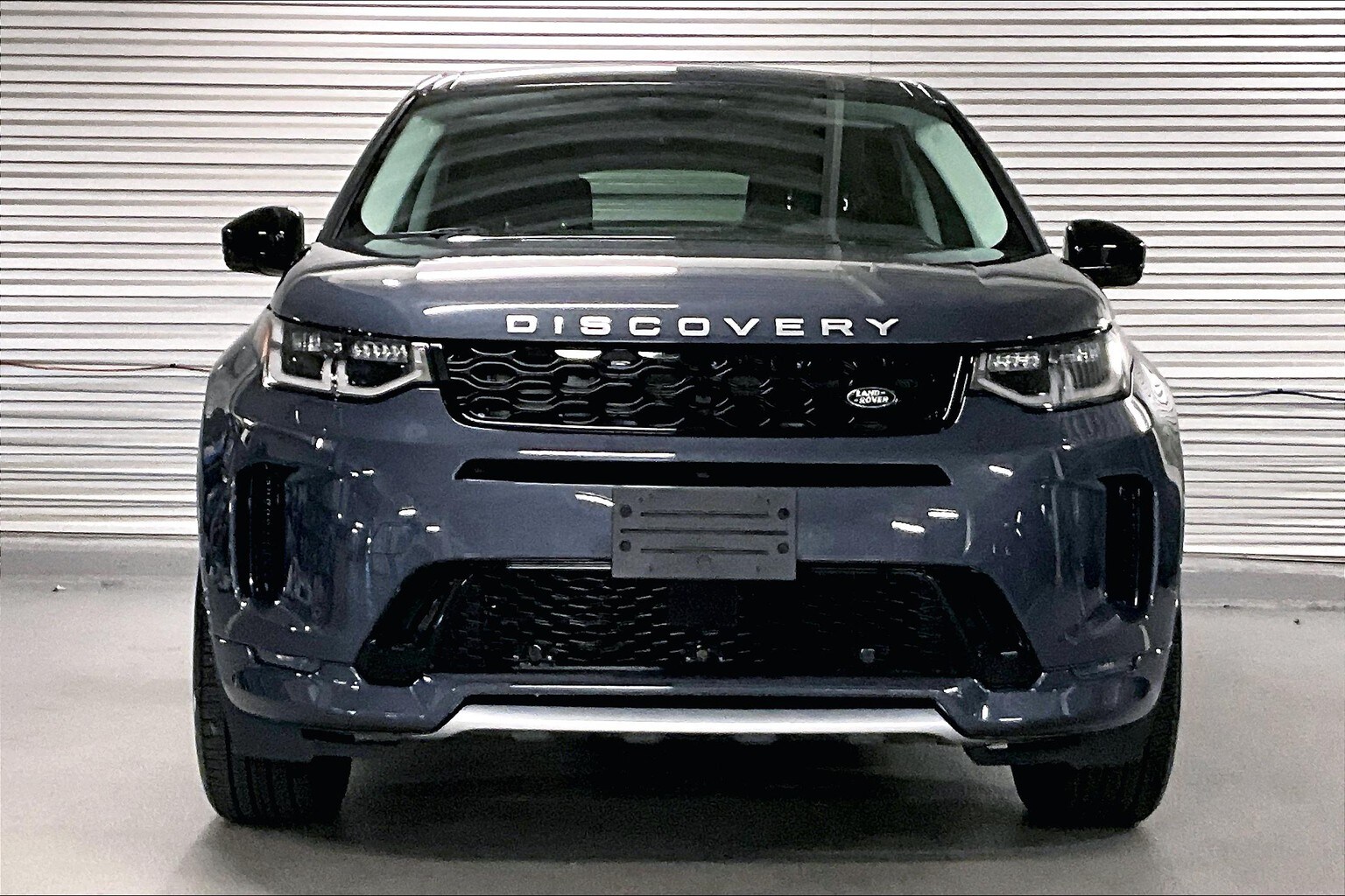 2025 Land Rover Discovery Sport S photo 2