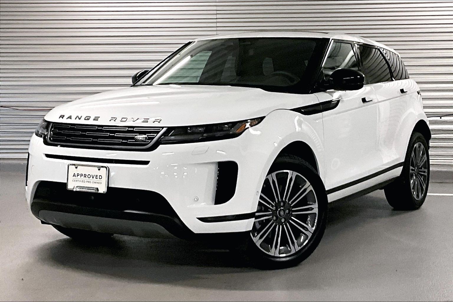 2026 Land Rover Range Rover Evoque S's photo