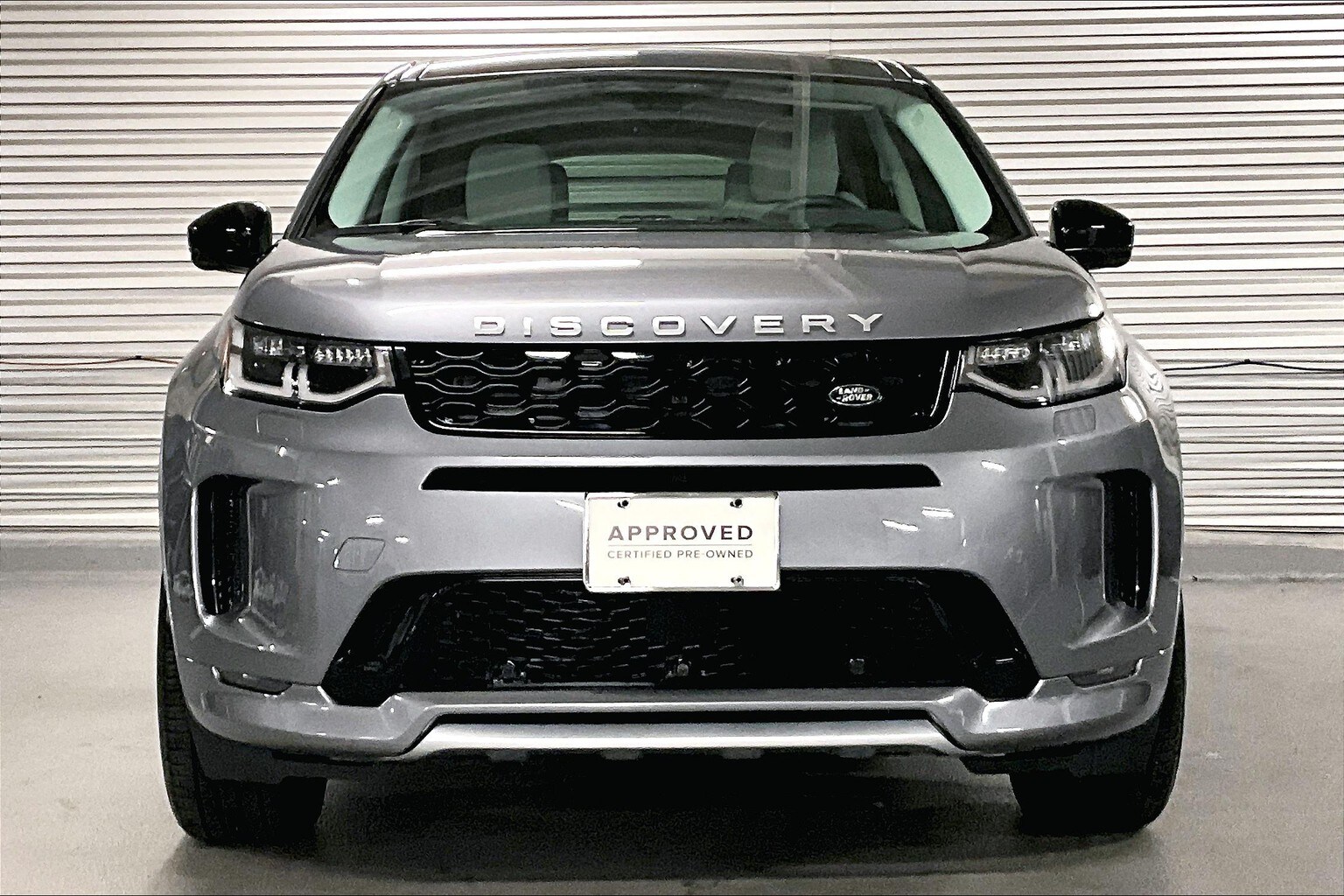 2025 Land Rover Discovery Sport S photo 2