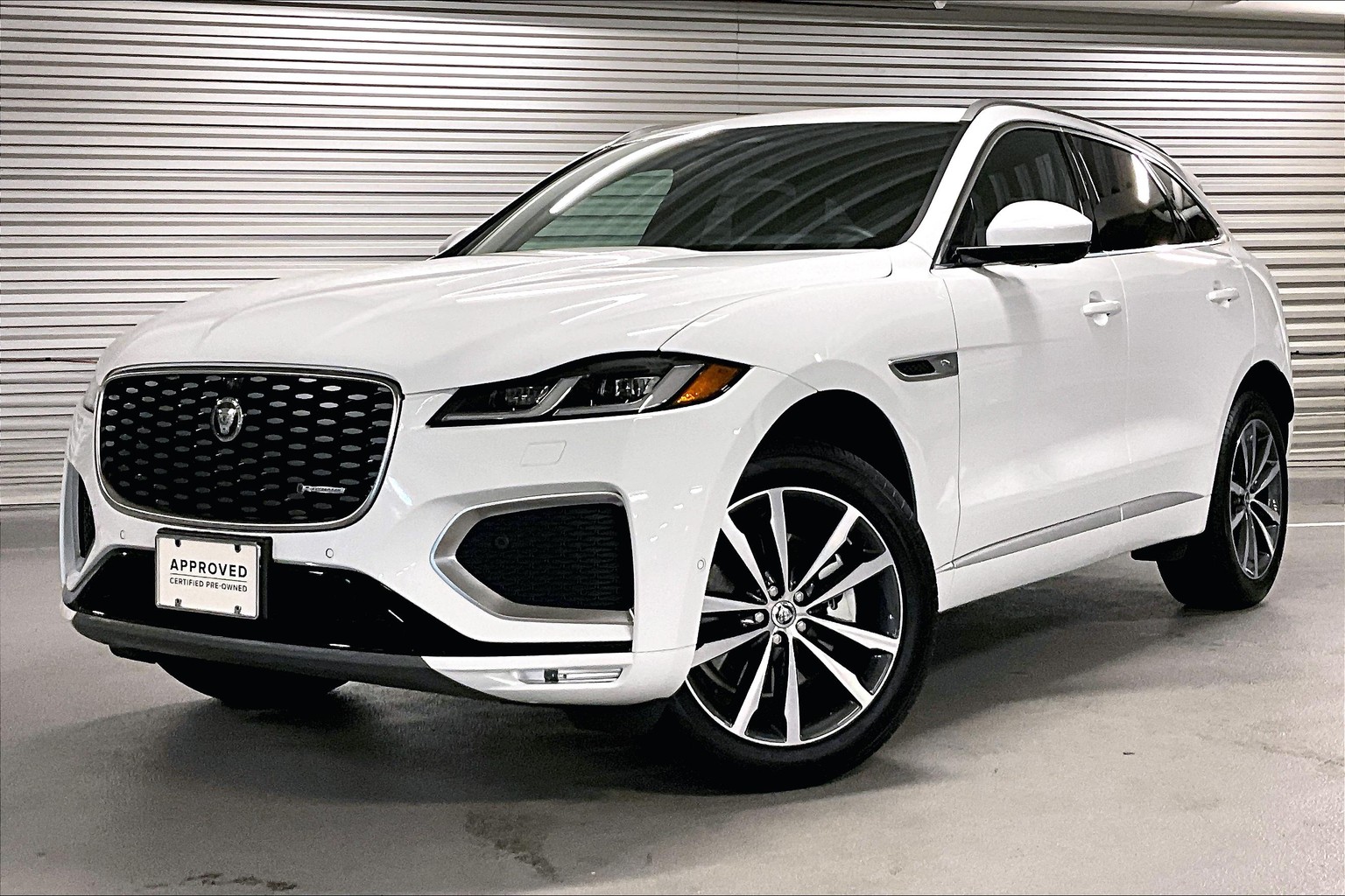 2025 Jaguar F-PACE P250