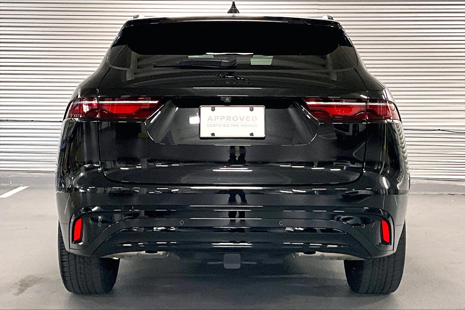 2025 Jaguar F-PACE P250 photo 3