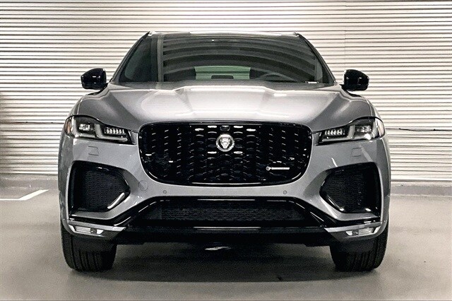 2025 Jaguar F-PACE P250 R-Dynamic S photo 2