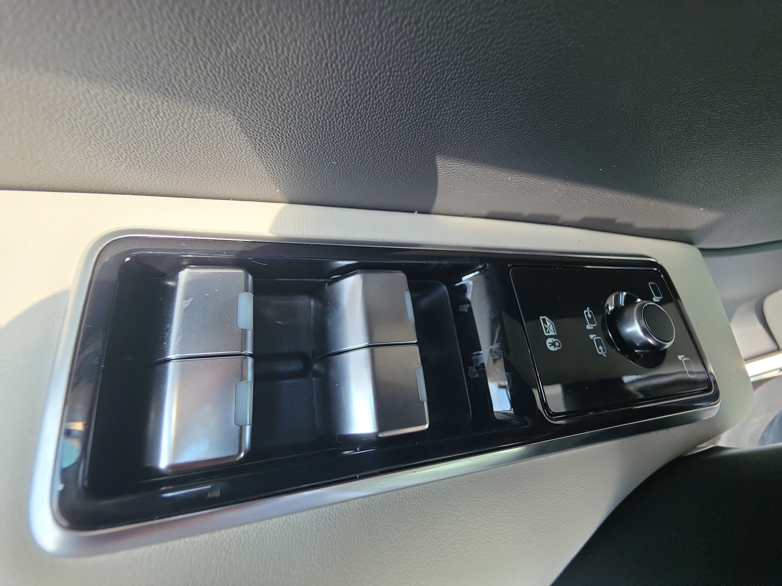 2026 Jaguar F-Pace R-Dynamic S - Photo 28
