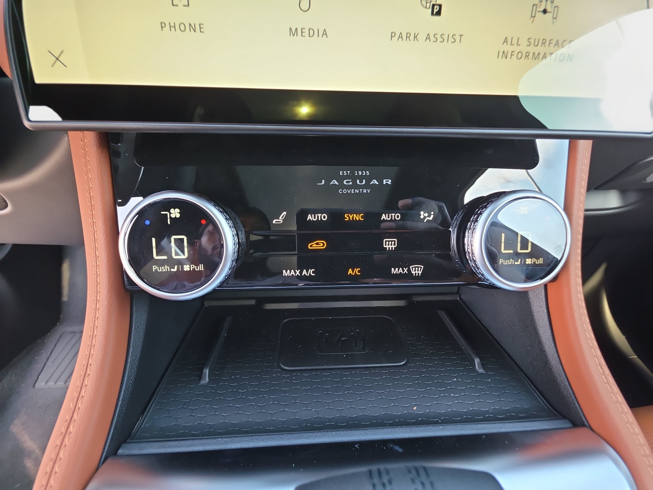 2026 Jaguar F-Pace R-Dynamic S - Photo 21