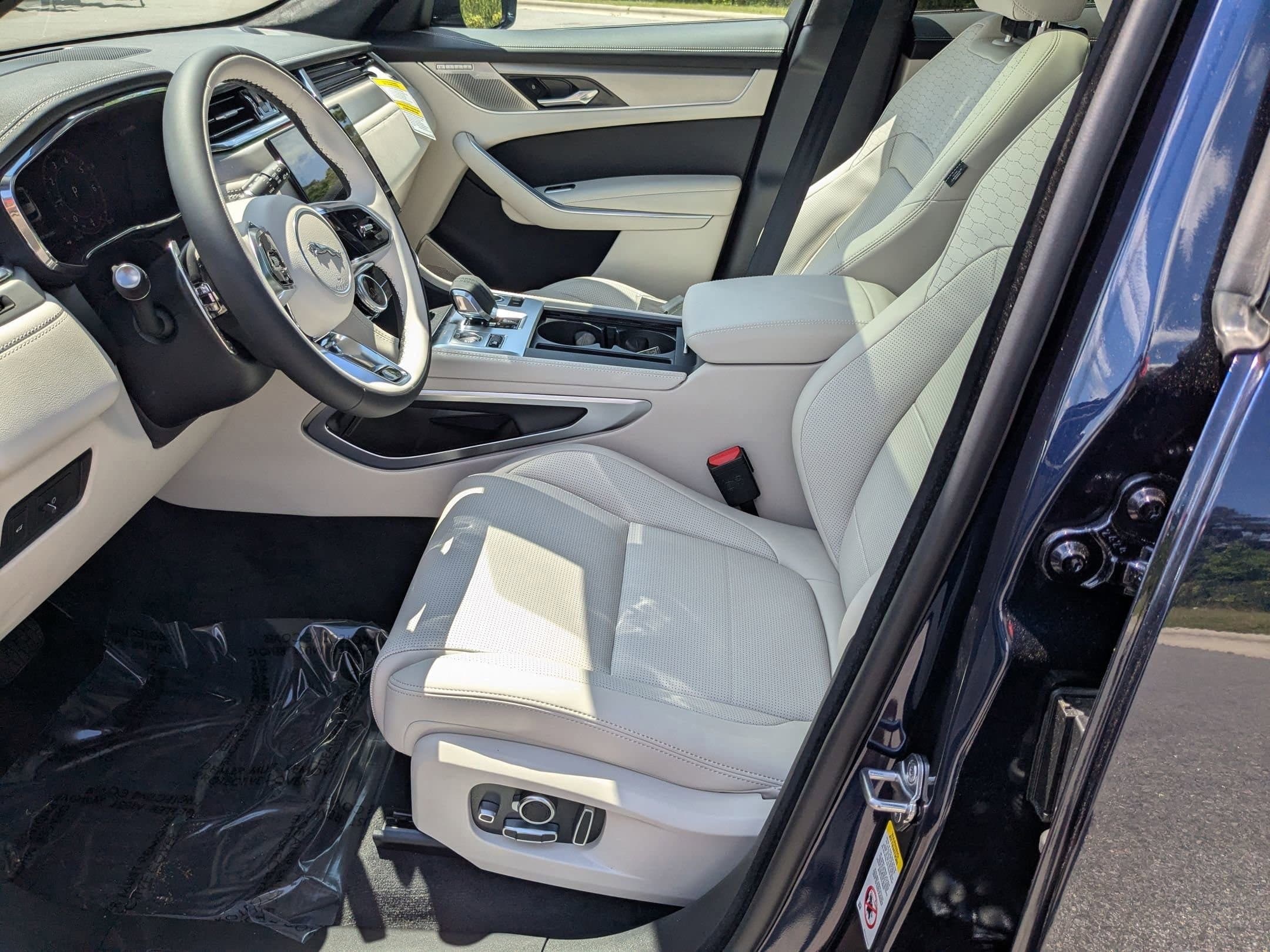 2026 Jaguar F-Pace R-Dynamic S - Photo 19