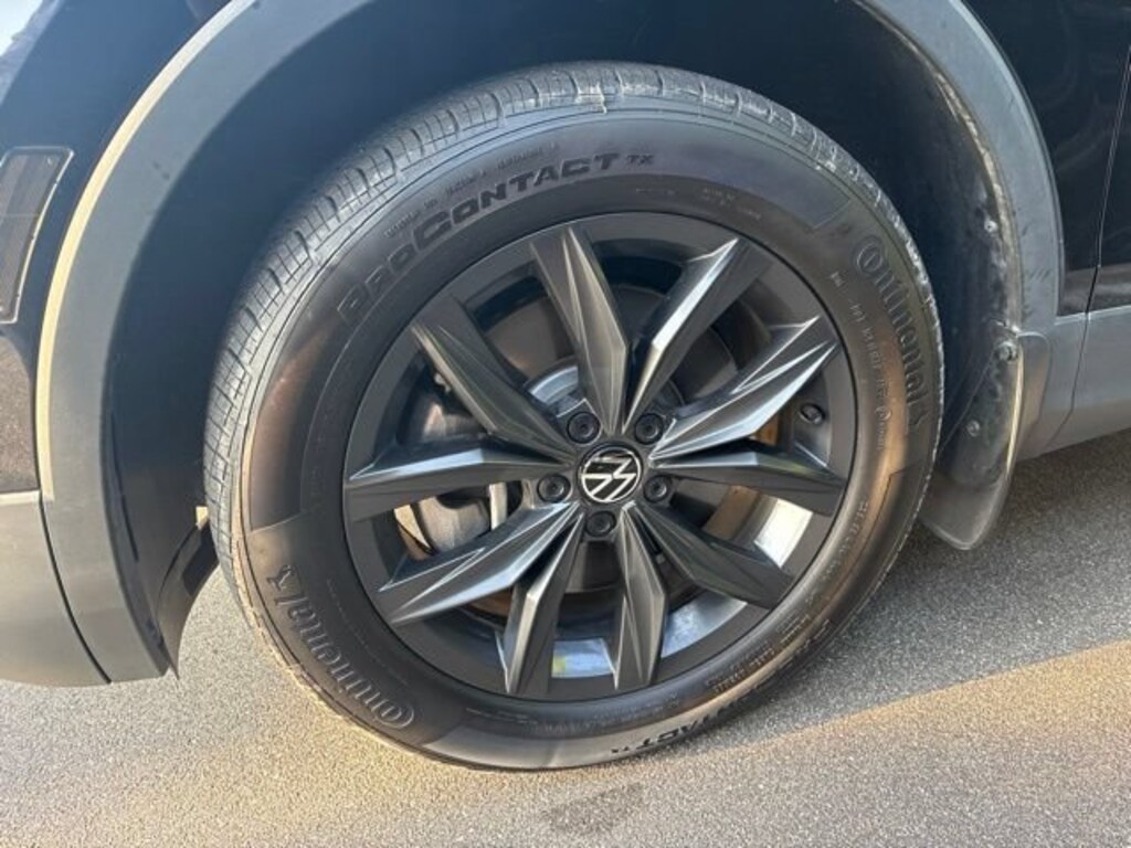 Used 2024 Volkswagen Tiguan SE SUV