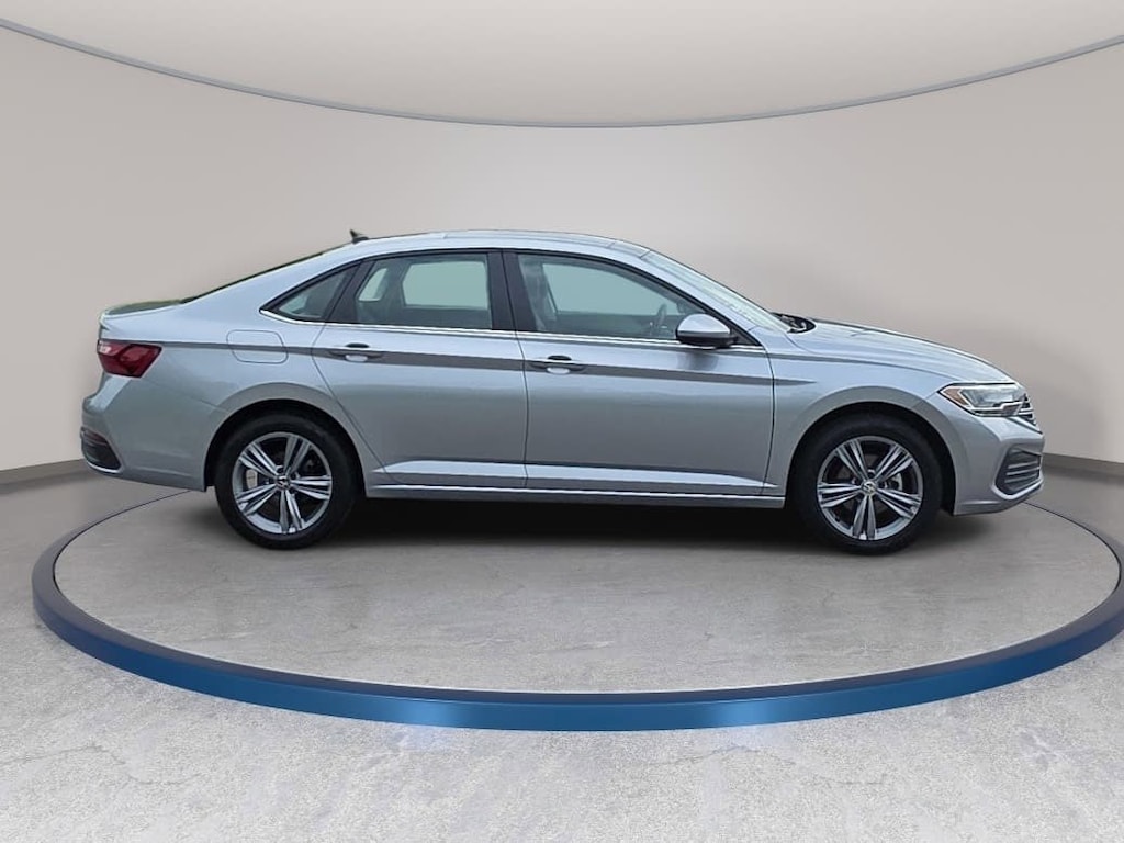 Used 2023 Volkswagen Jetta SE Sedan
