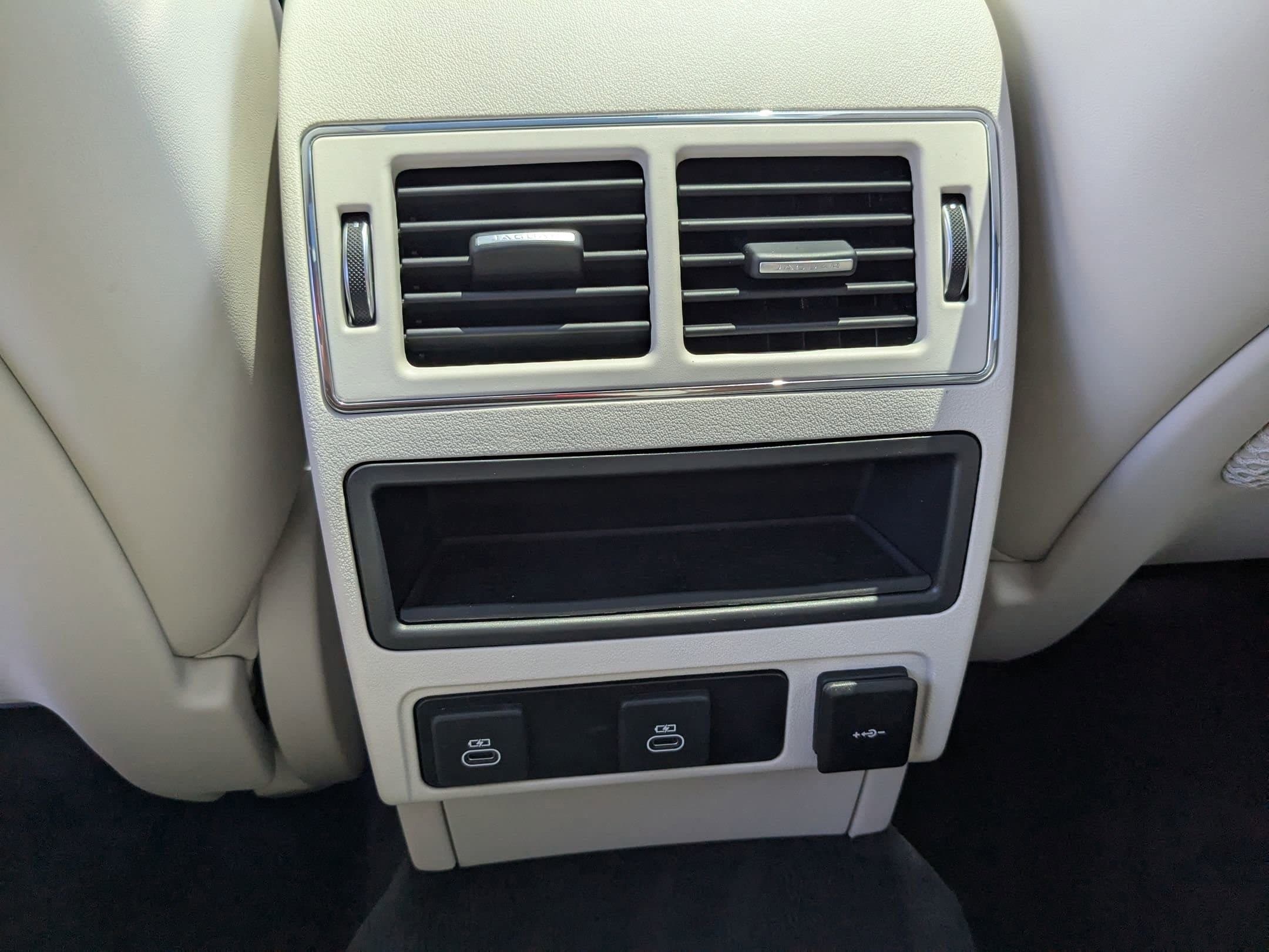 2026 Jaguar F-Pace R-Dynamic S - Photo 25