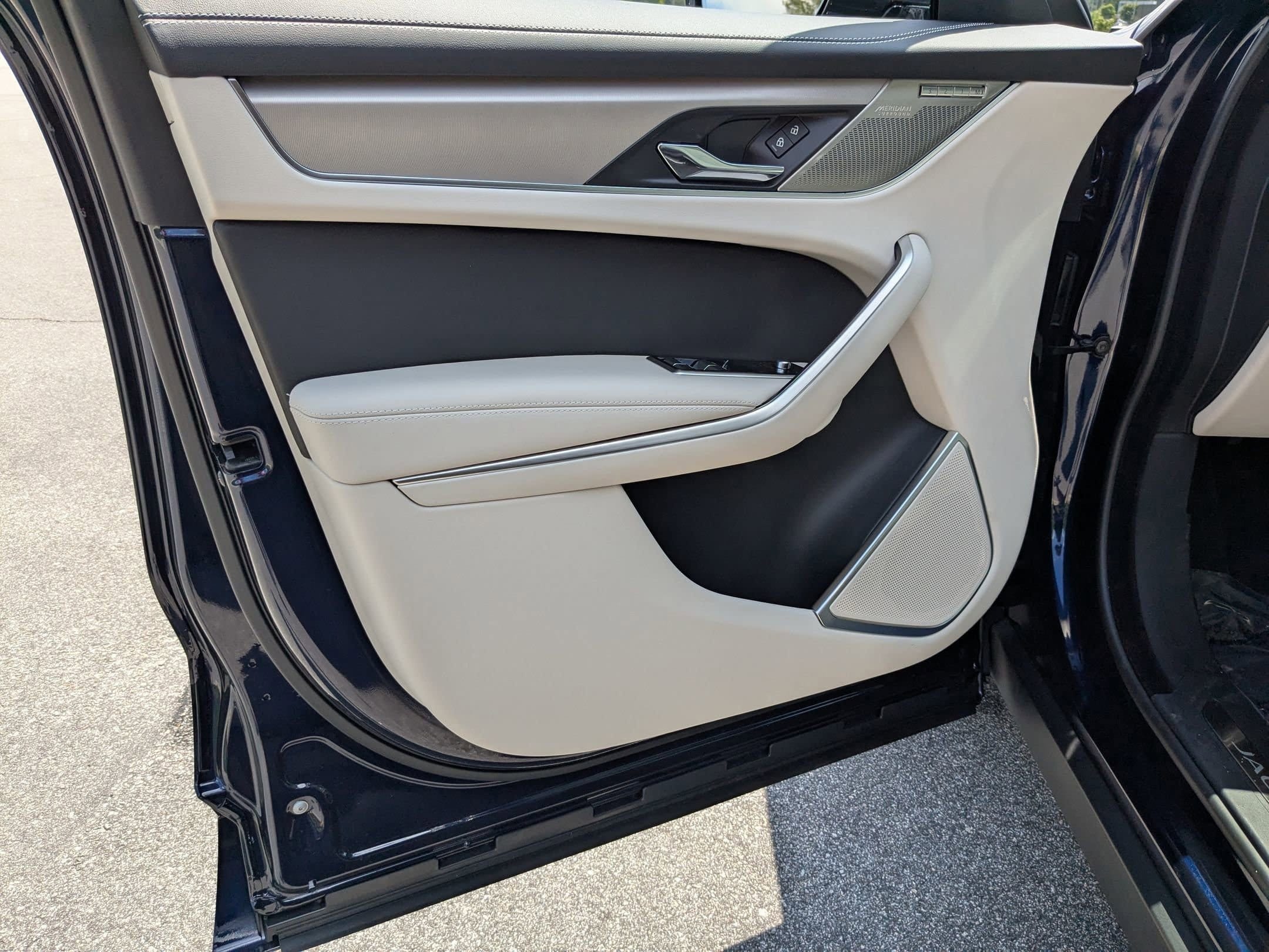 2026 Jaguar F-Pace R-Dynamic S - Photo 21