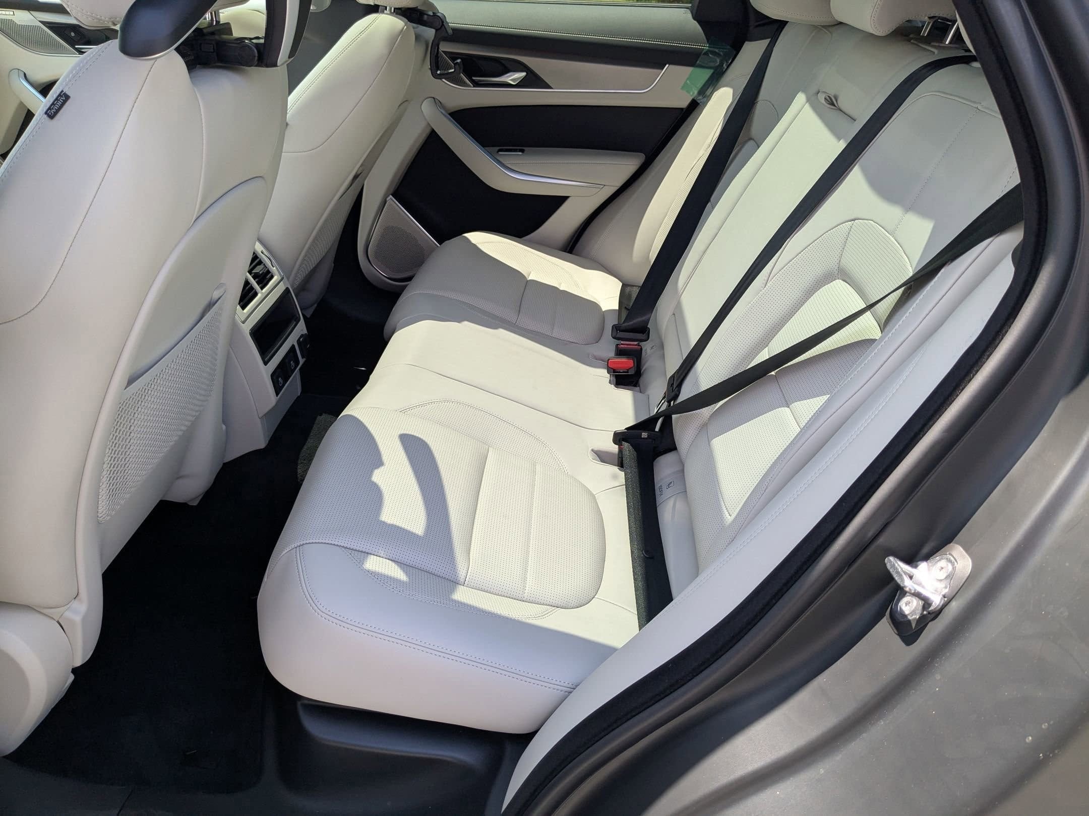 2026 Jaguar F-Pace R-Dynamic S - Photo 26