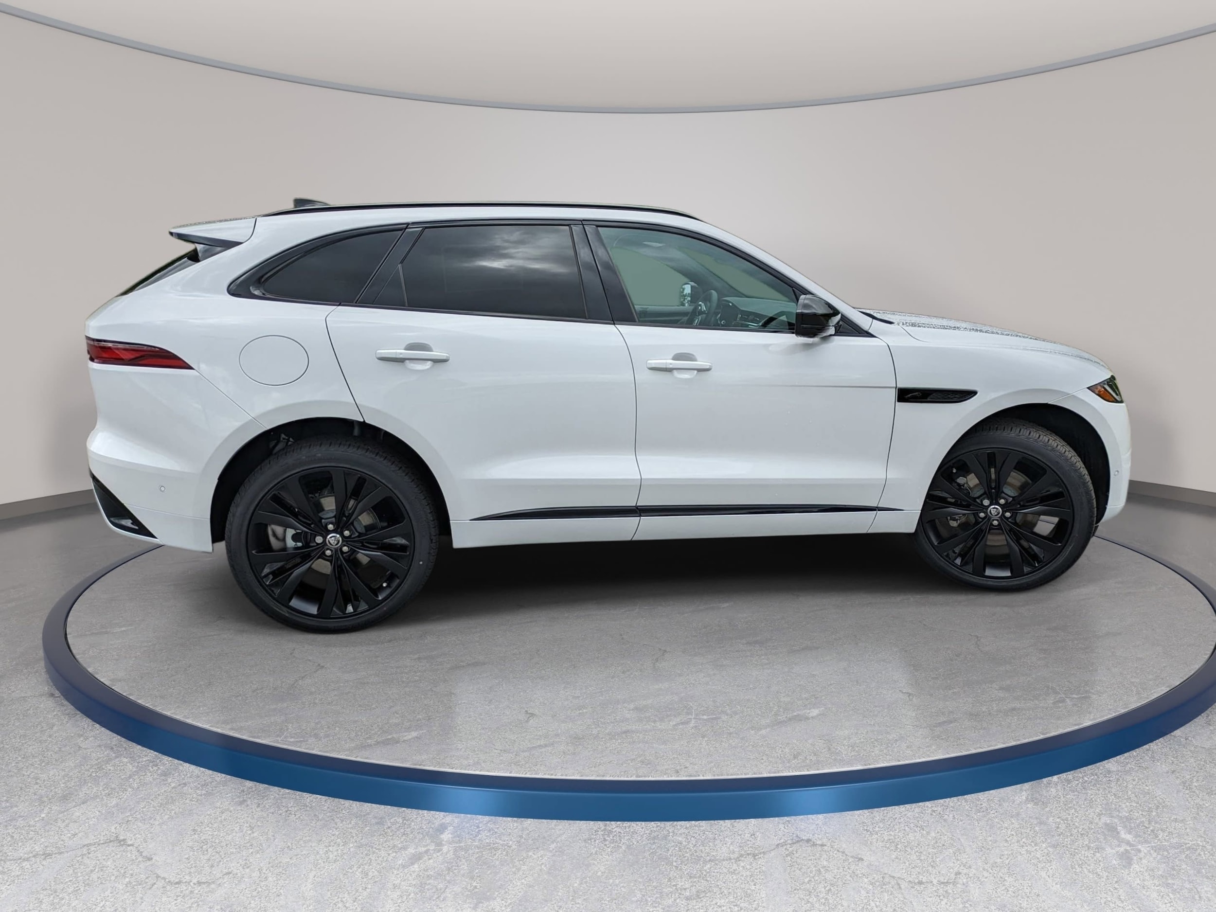 2026 Jaguar F-Pace R-Dynamic S - Photo 4
