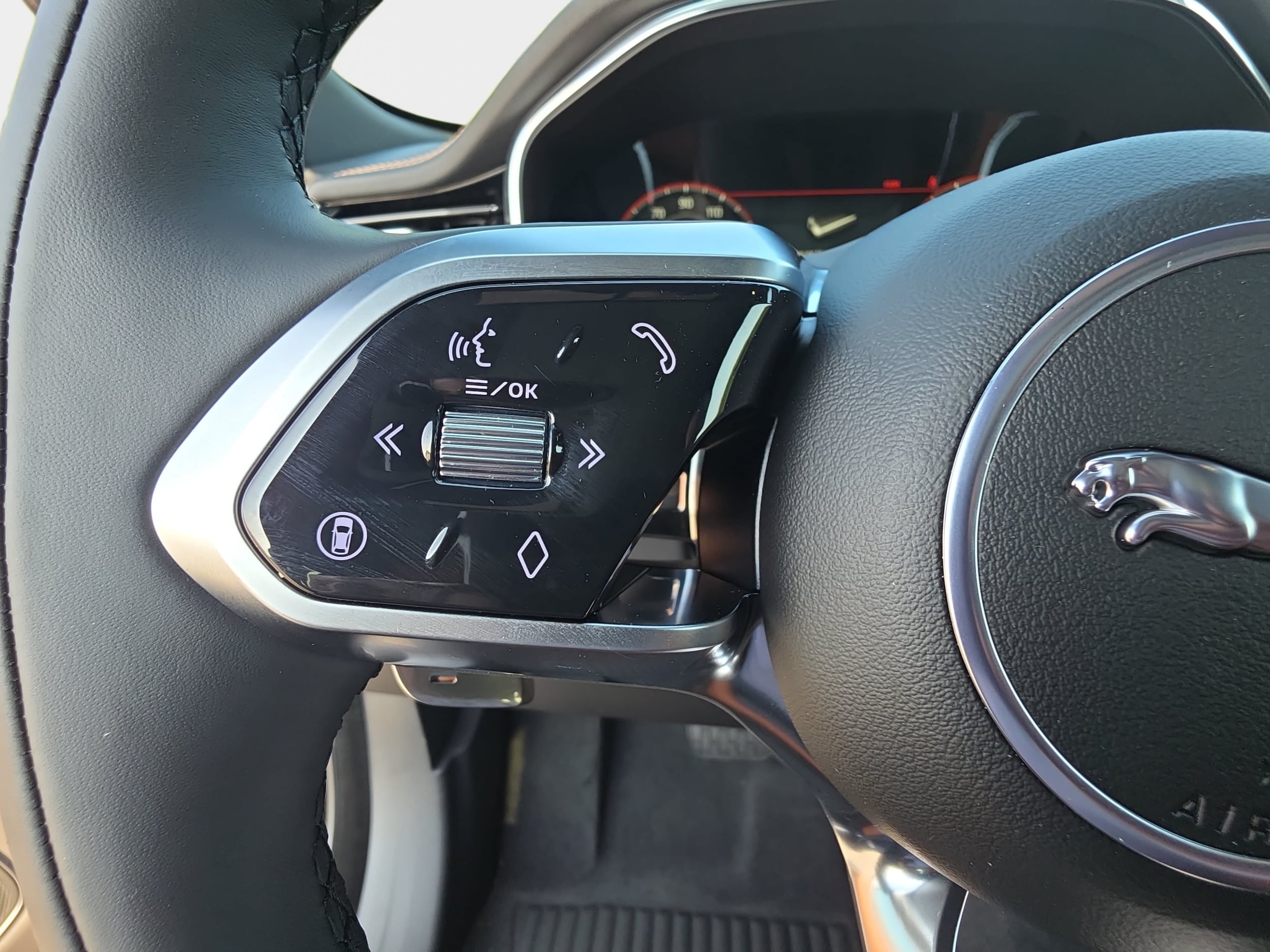 2026 Jaguar F-Pace R-Dynamic S - Photo 17