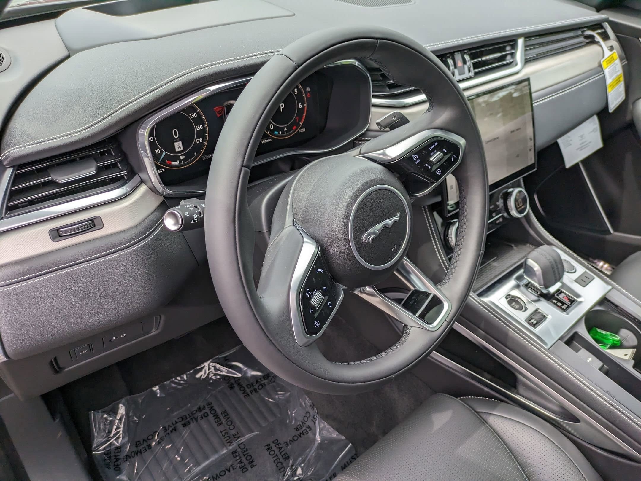 2026 Jaguar F-Pace R-Dynamic S - Photo 10