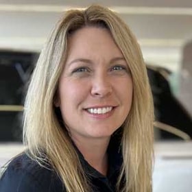 Staff member Danna Maddox from ID_29b3ed3a32c7