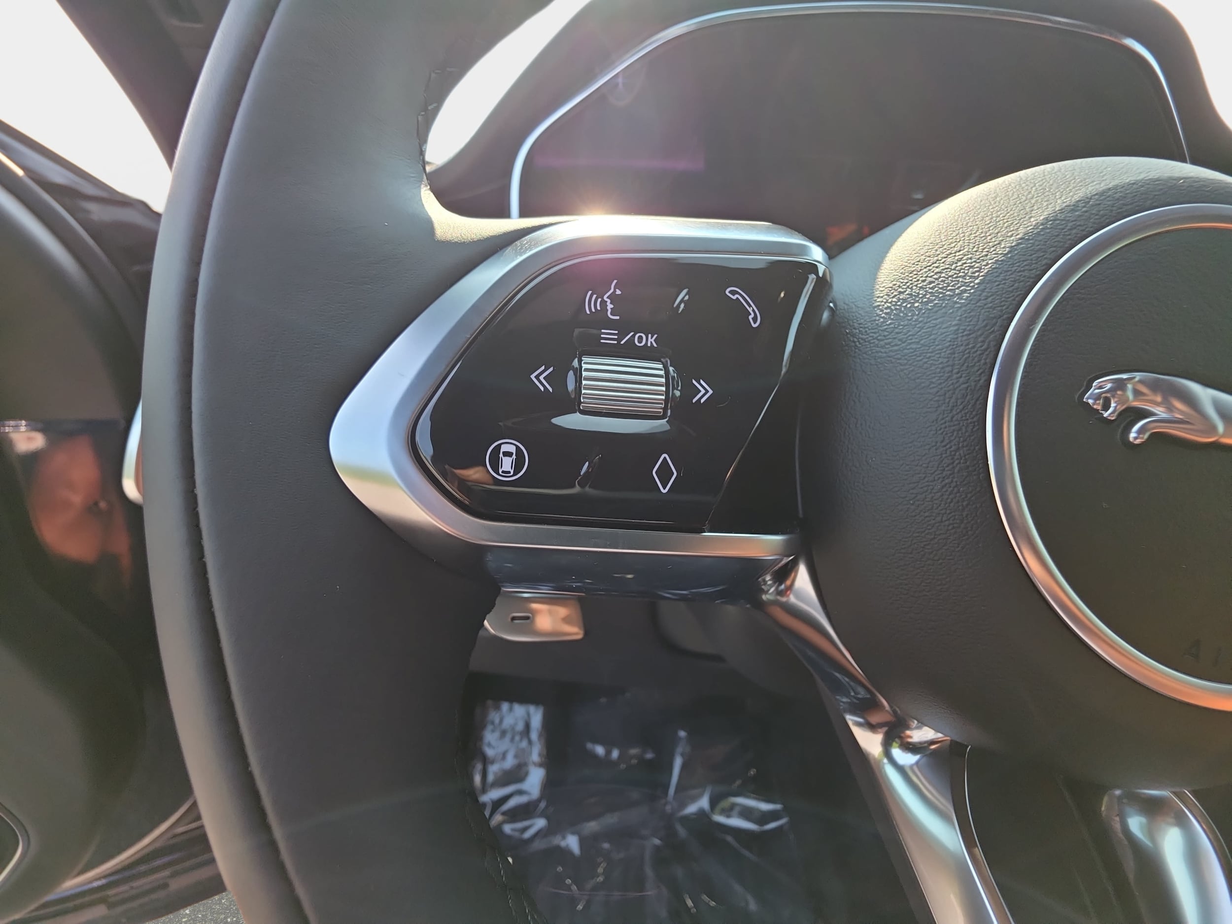 2026 Jaguar F-Pace R-Dynamic S - Photo 17