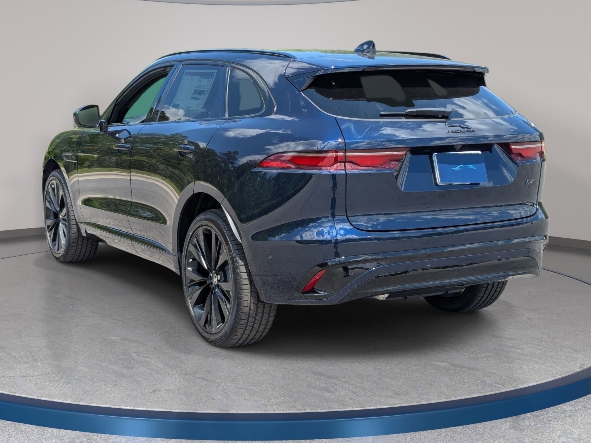 2026 Jaguar F-Pace R-Dynamic S - Photo 8