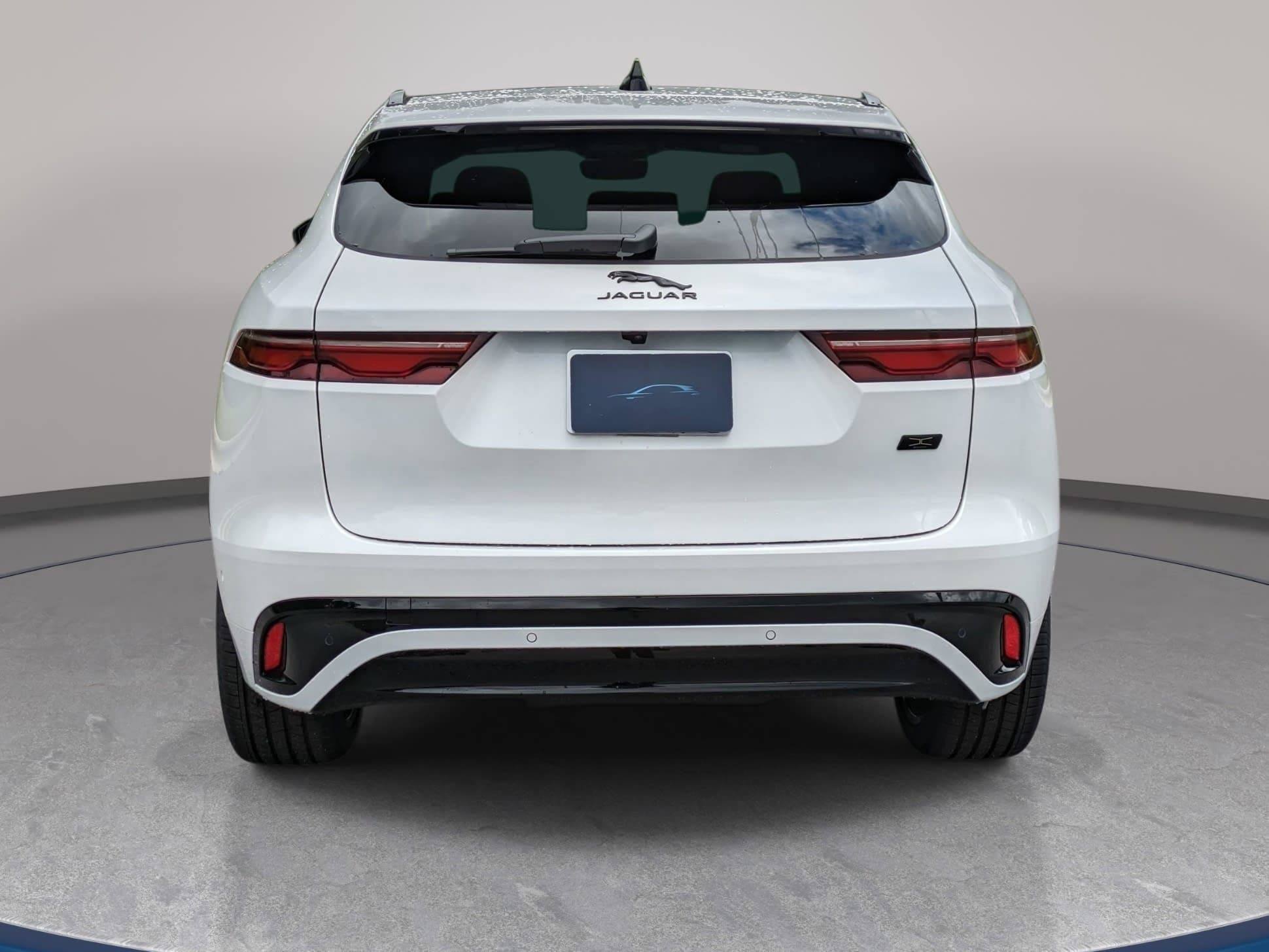 2026 Jaguar F-Pace R-Dynamic S - Photo 6