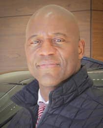 Staff member Claudius John from ID_786aecac1a65