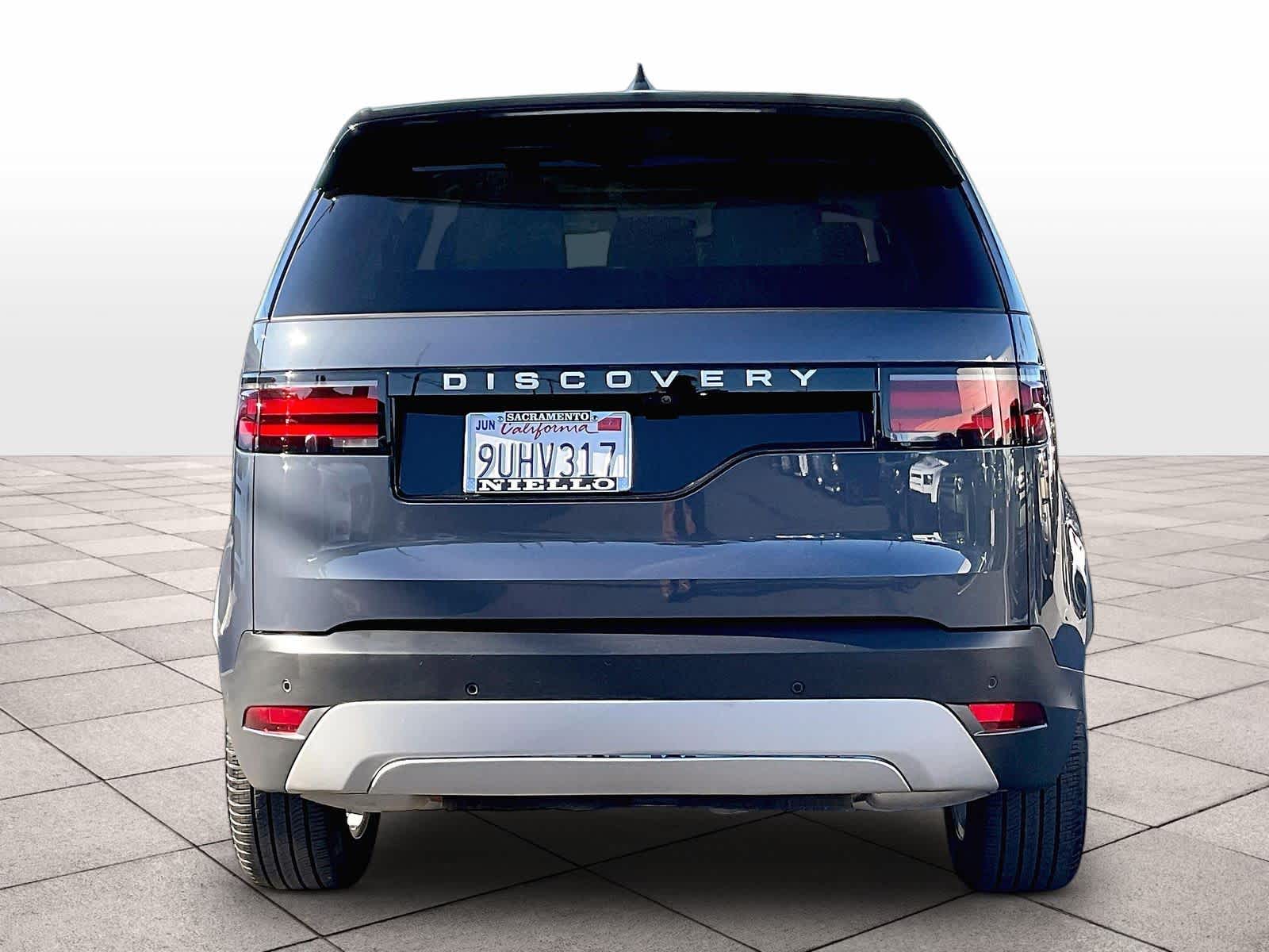 2025 Land Rover Discovery S photo 4