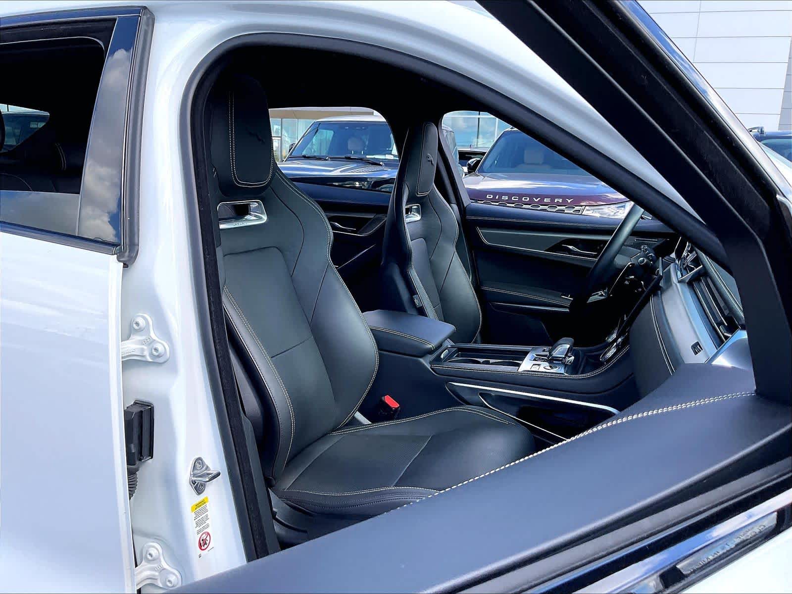 2025 Jaguar F-PACE R-Dynamic S photo 3