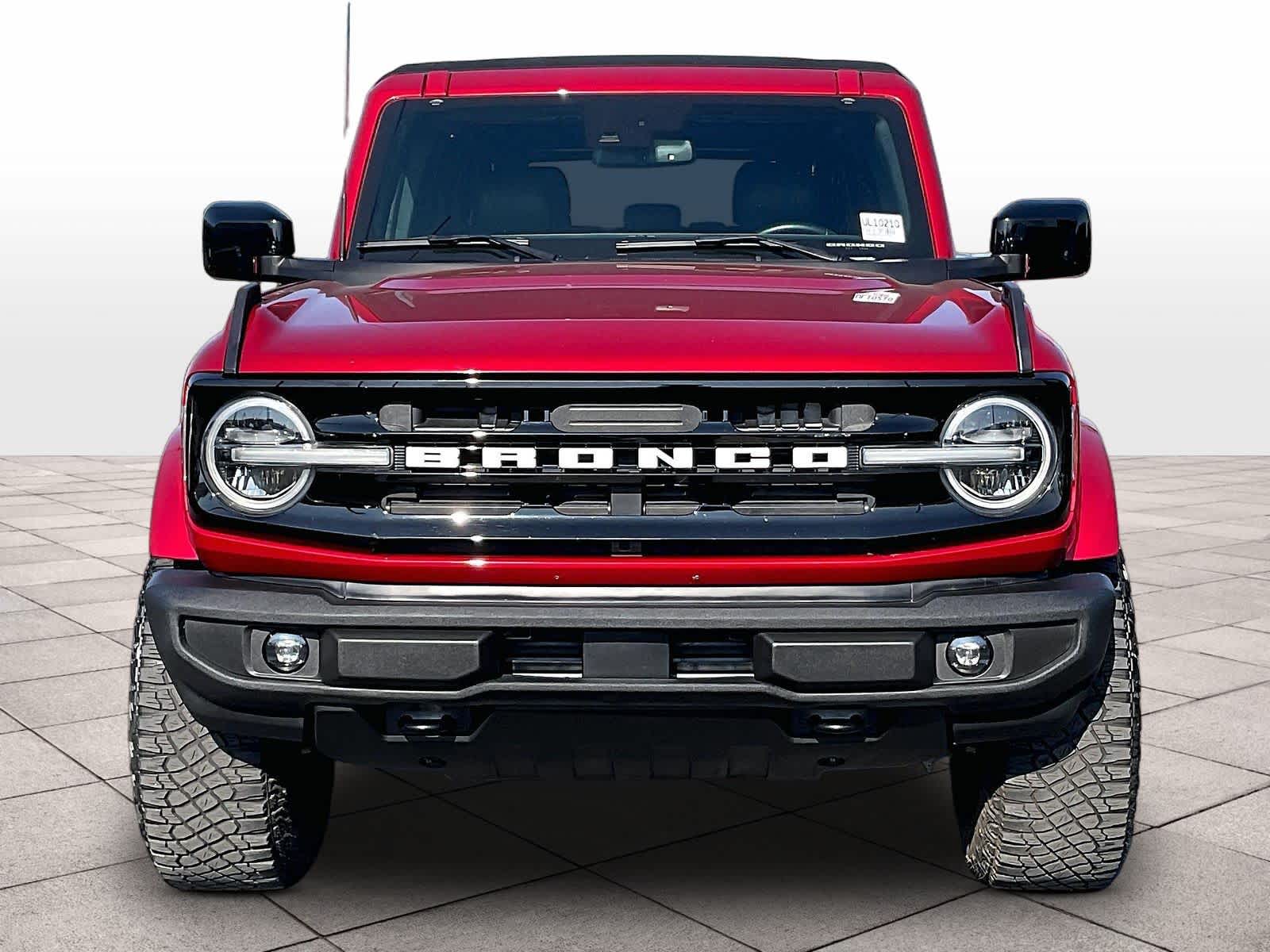 2021 Ford Bronco Outer Banks photo 2