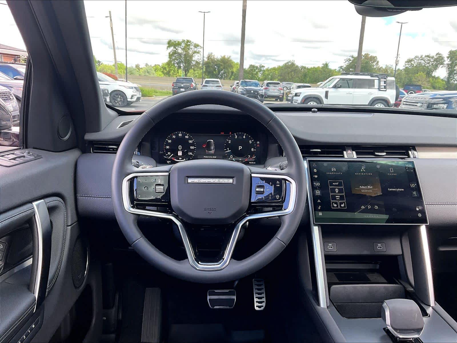 2025 Land Rover Discovery Sport Dynamic SE photo 5