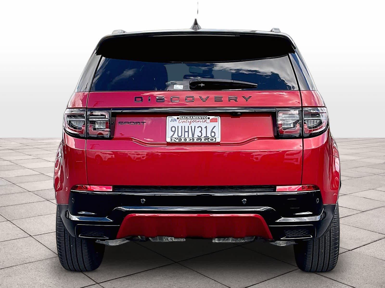 2025 Land Rover Discovery Sport Dynamic SE photo 4