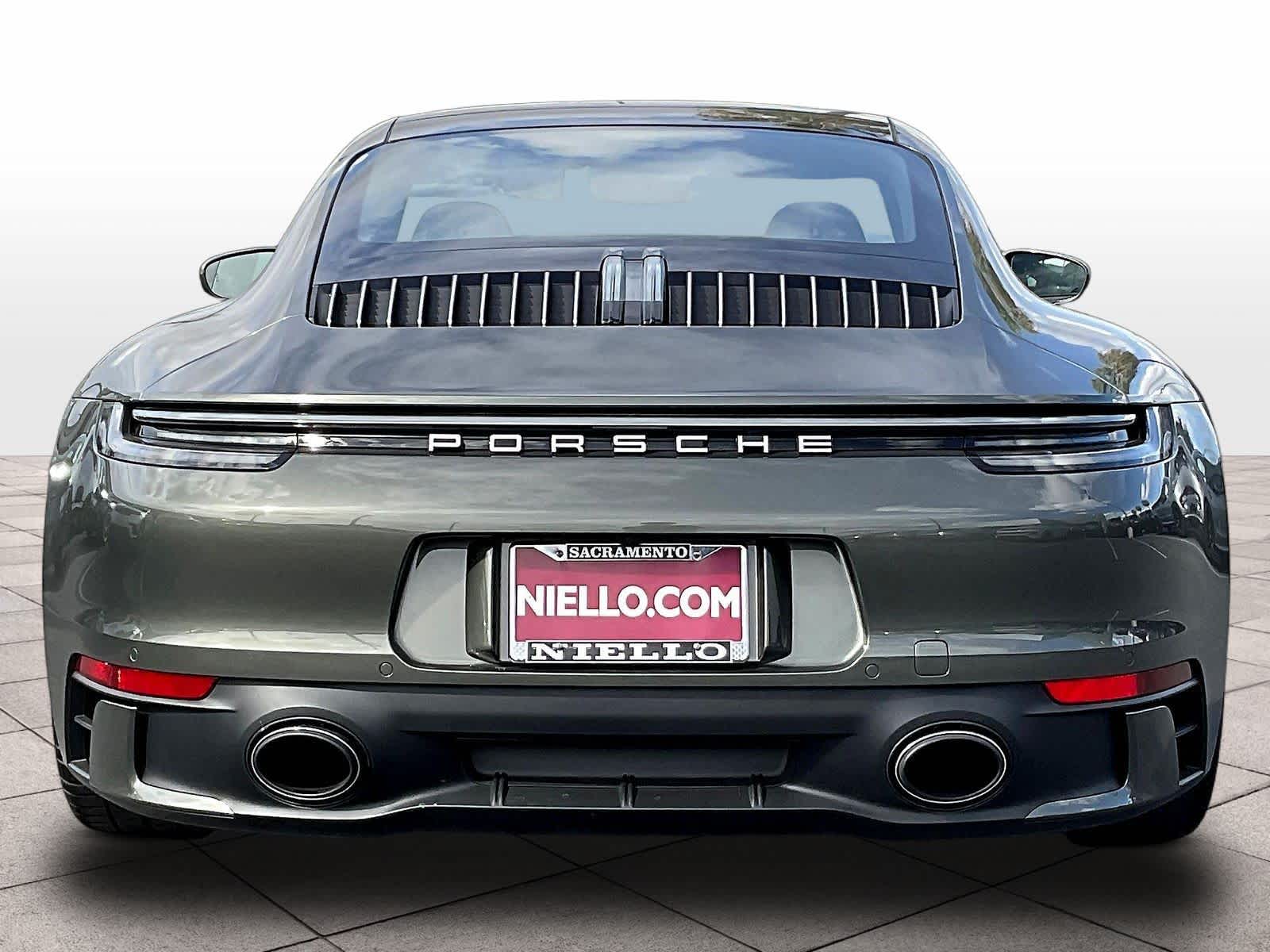 2024 Porsche 911 Carrera 4S photo 4