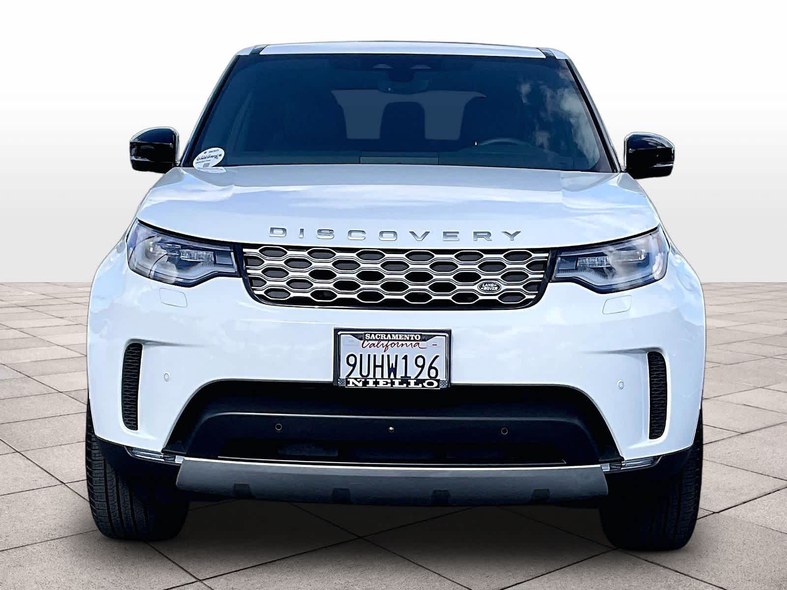 2025 Land Rover Discovery S photo 2