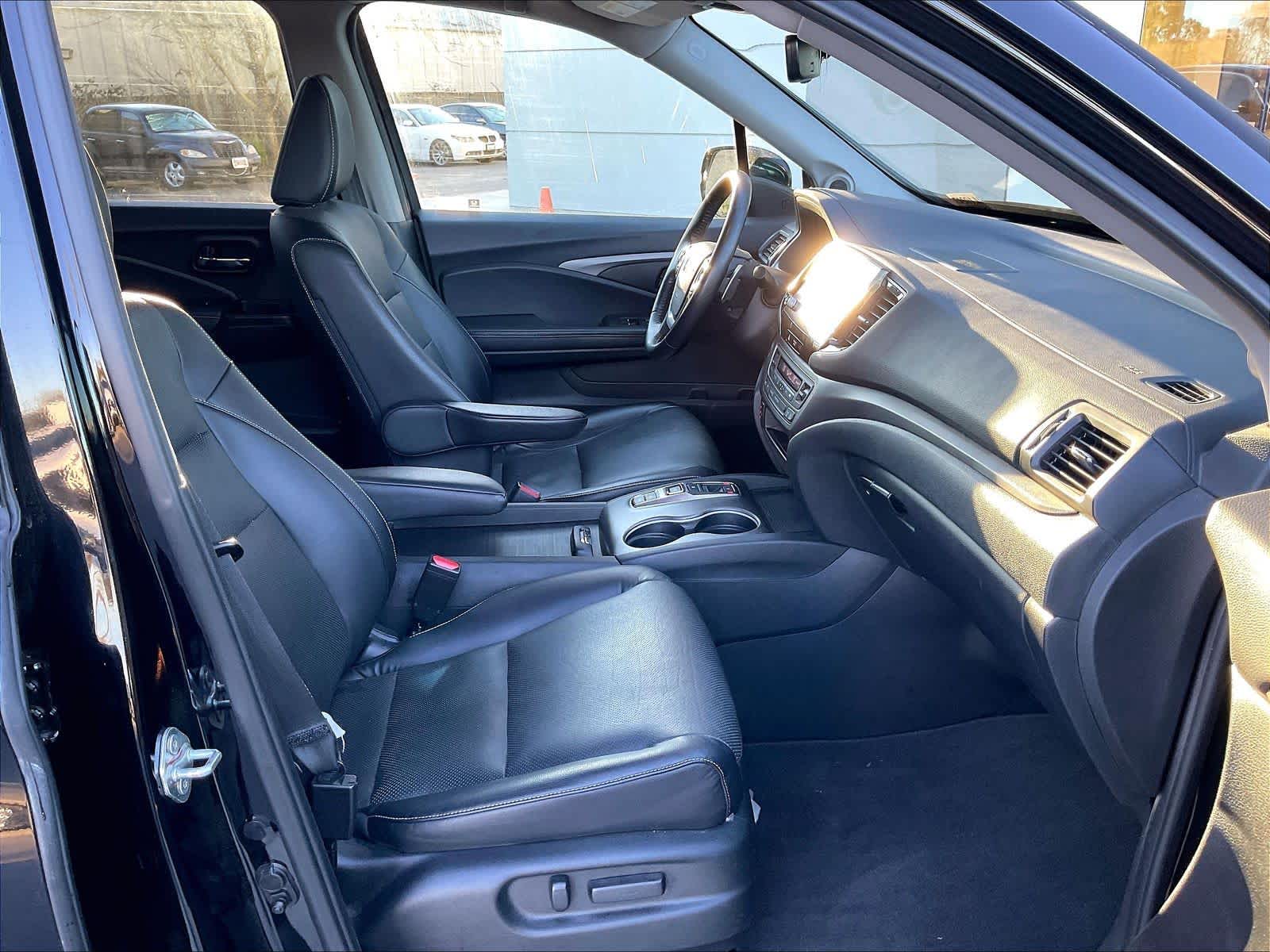 2022 Honda Ridgeline RTL-E AWD photo 3