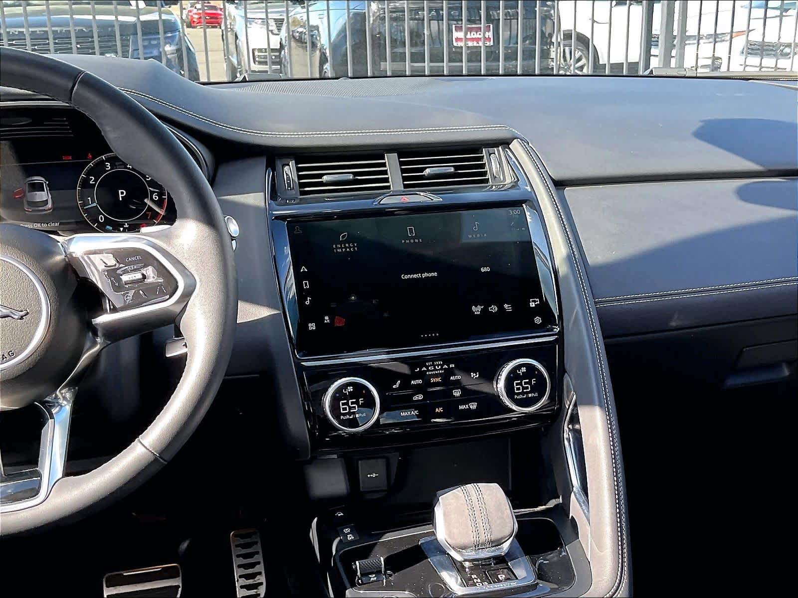 2024 Jaguar E-PACE R-Dynamic SE photo 6