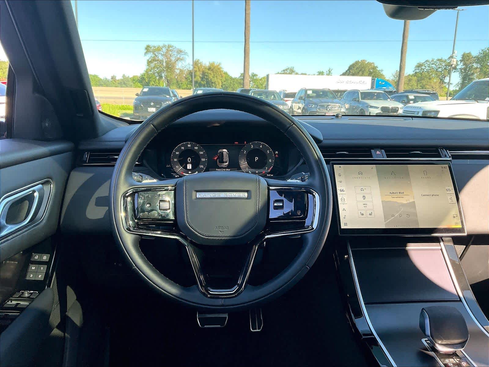 2026 Land Rover Range Rover Velar Dynamic SE photo 5