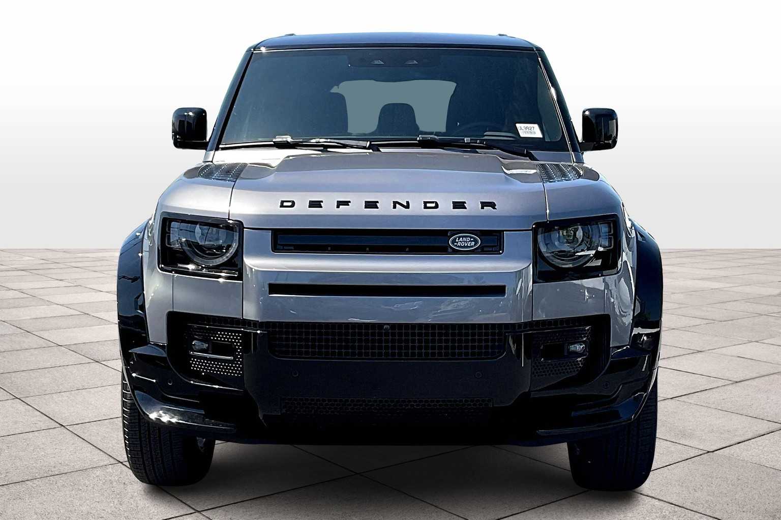 2024 Land Rover Defender X-Dynamic SE photo 2