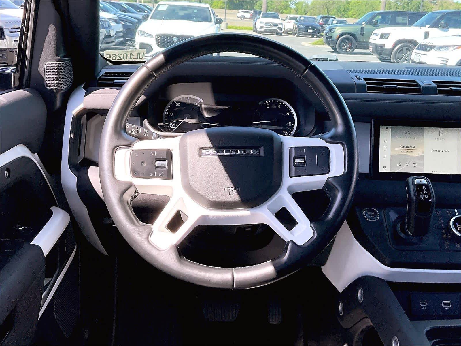 2023 Land Rover Defender S photo 5