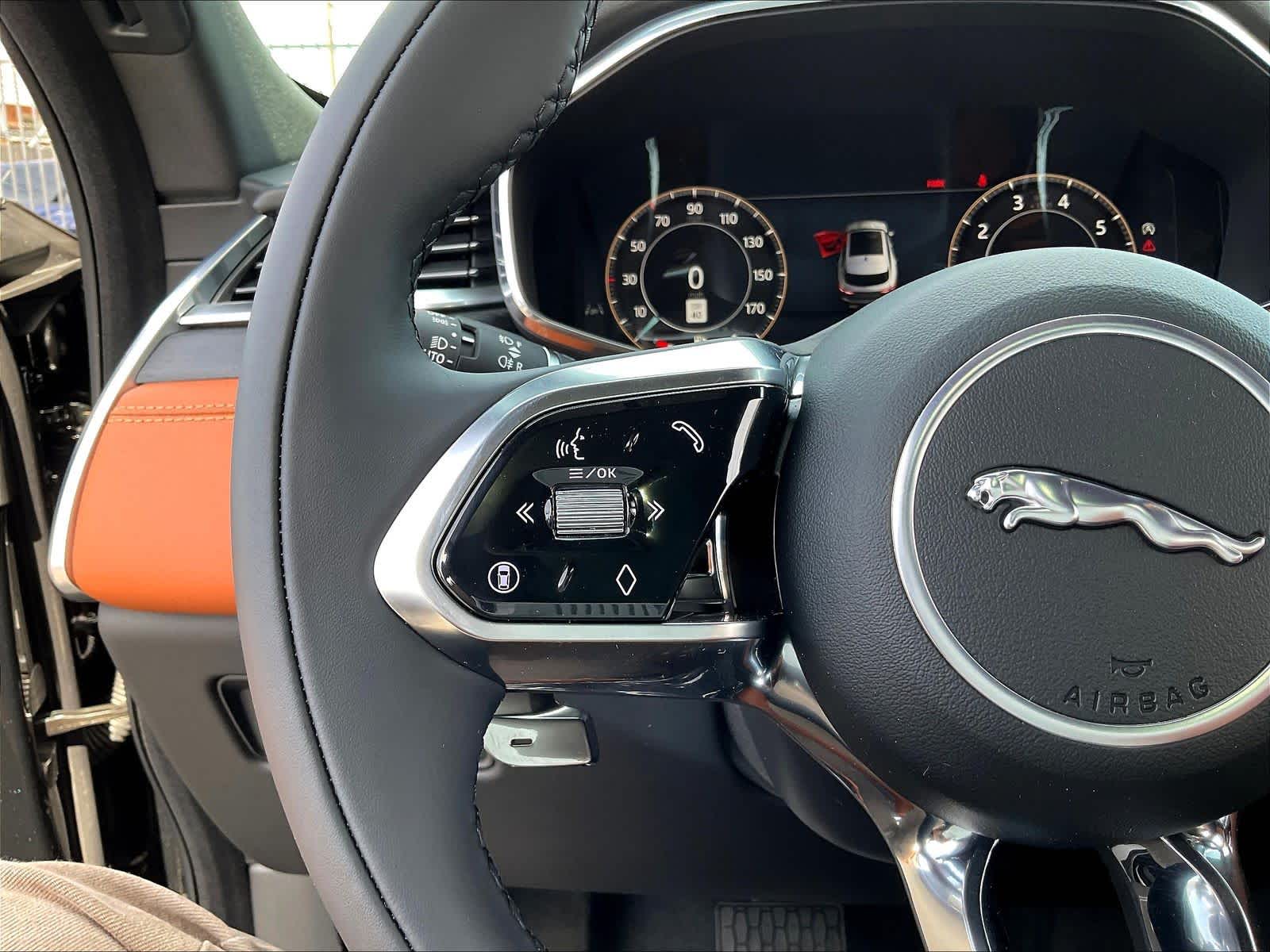 2026 Jaguar F-Pace R-Dynamic S - Photo 17
