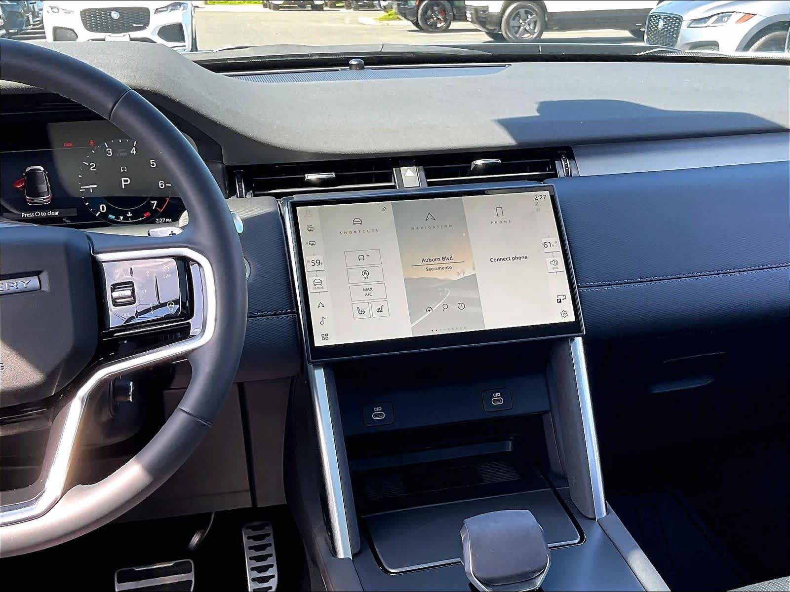 2025 Land Rover Discovery Sport Dynamic SE photo 6